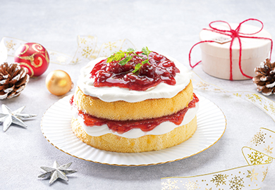 いちごとクリームのレイヤーケーキ